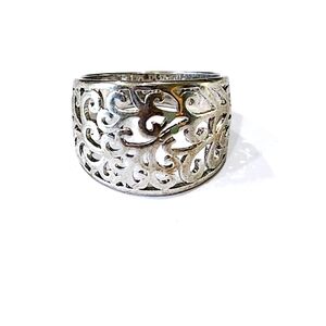 AT1 China Silver Toned Ring Size 8 Fashion Jewelry